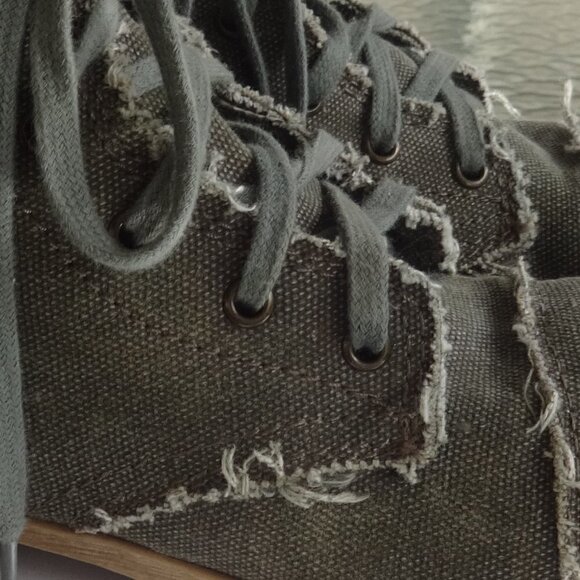 Steve Madden Grunge Distressed Ankle Short Boots , Green canvas Size 6m. - Picture 8 of 8